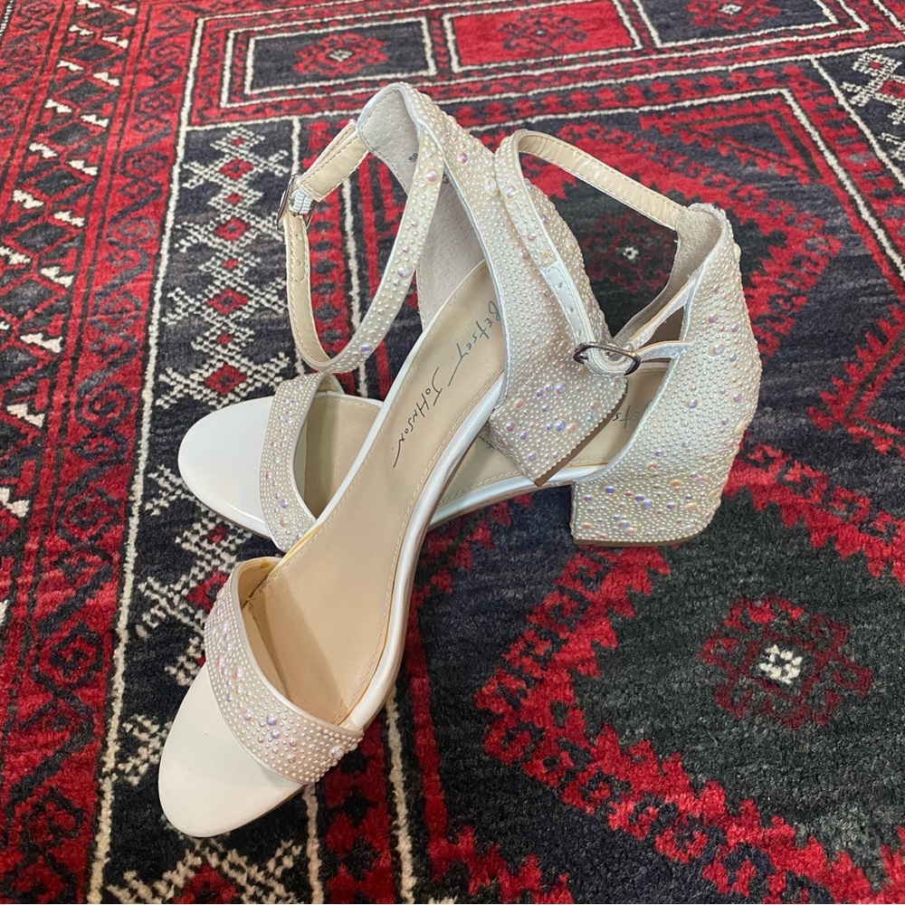 Blue by Betsy Johnson Mari Heeled Sandals in Ivory | NWOT